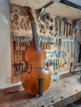 13 custom Instruments - Viola da Gamba, Bassgambe
